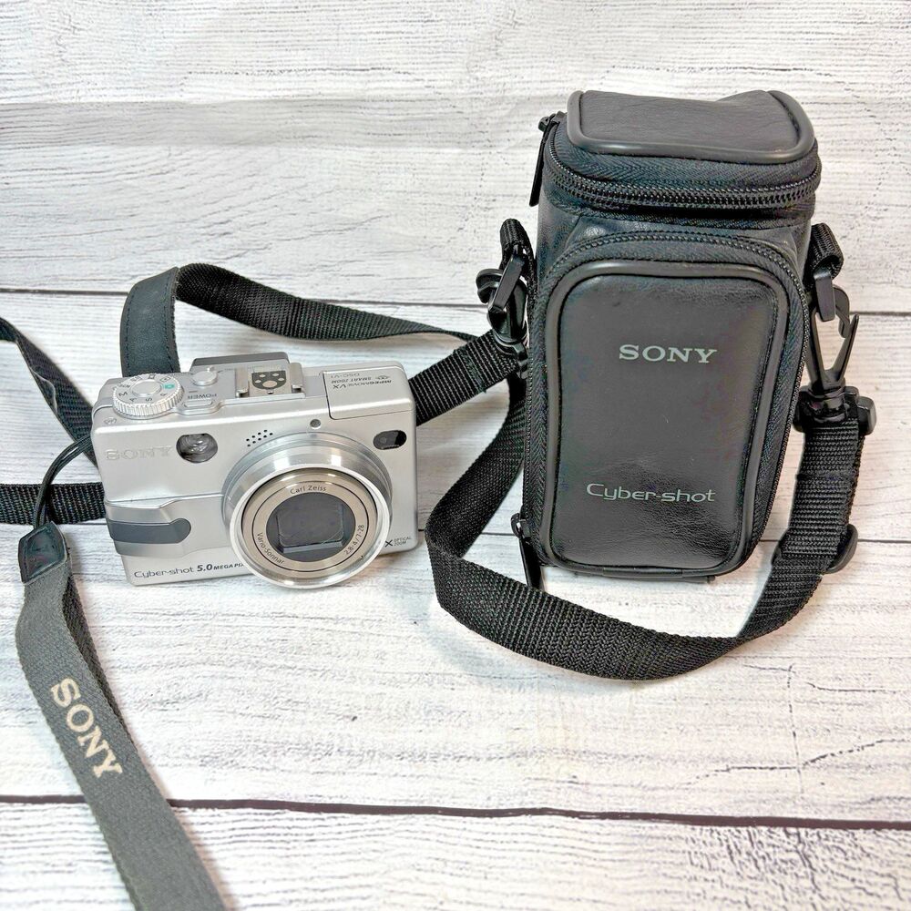 Sony Cyber Shot 5MP Digital Camera DSC V1 with Case Untested No Charger As Is